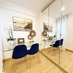 Paradise Luxurious Apartment, 3 Double For 6 Guests, 4 Beds, Terrace, Jacuzzi, Free Parking, New *