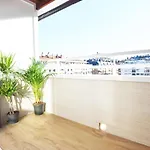 Paradise Luxurious Apartment, 3 Double For 6 Guests, 4 Beds, Terrace, Jacuzzi, Free Parking, New Appartement Saint-Sébastien