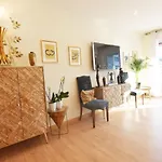 Paradise Luxurious Apartment, 3 Double For 6 Guests, 4 Beds, Terrace, Jacuzzi, Free Parking, New Appartement Saint-Sébastien