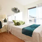 Paradise Luxurious Apartment, 3 Double For 6 Guests, 4 Beds, Terrace, Jacuzzi, Free Parking, New * Saint-Sébastien