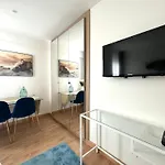 Paradise Luxurious Apartment, 3 Double For 6 Guests, 4 Beds, Terrace, Jacuzzi, Free Parking, New Saint-Sébastien