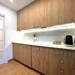 Paradise Luxurious Apartment, 3 Double For 6 Guests, 4 Beds, Terrace, Jacuzzi, Free Parking, New Appartement