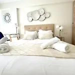 Appartement Paradise Luxurious Apartment, 3 Double For 6 Guests, 4 Beds, Terrace, Jacuzzi, Free Parking, New