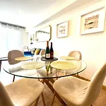 Appartement Paradise Luxurious Apartment, 3 Double For 6 Guests, 4 Beds, Terrace, Jacuzzi, Free Parking, New *