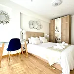 Appartement Paradise Luxurious Apartment, 3 Double For 6 Guests, 4 Beds, Terrace, Jacuzzi, Free Parking, New Saint-Sébastien