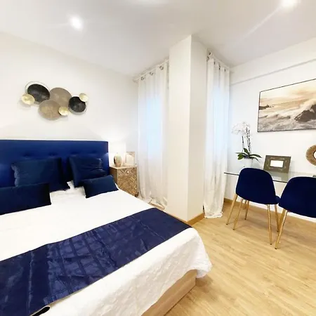 Paradise Luxurious Apartment, Free Parking, 3 Double Rooms, 4 Beds, Terrace, Jacuzzi, New San Sebastian