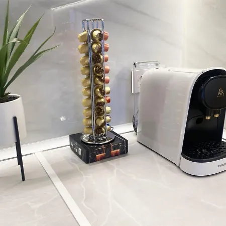 アパート Paradise Luxurious Apartment, 3 Double For 6 Guests, 4 Beds, Terrace, Jacuzzi, Free Parking, New