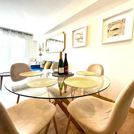 Daire Paradise Luxurious Apartment, 3 Double For 6 Guests, 4 Beds, Terrace, Jacuzzi, Free Parking, New *
