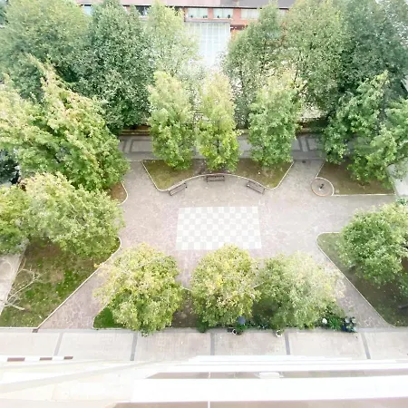 Apartment Paradise Luxurious Flat, Free Parking, 3 Double Rooms, Terrace, Jacuzzi, Fully Renovated