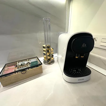 公寓 Paradise Luxurious Apartment, 3 Double For 6 Guests, 4 Beds, Terrace, Jacuzzi, Free Parking, New 圣塞瓦斯蒂安