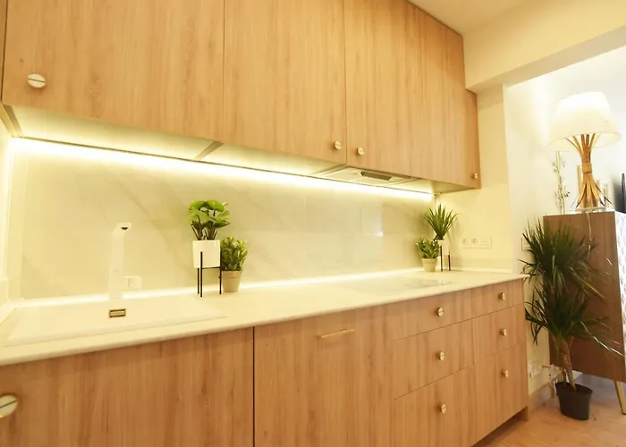 公寓 Paradise Luxurious Apartment, 3 Double For 6 Guests, 4 Beds, Terrace, Jacuzzi, Free Parking, New 圣塞瓦斯蒂安