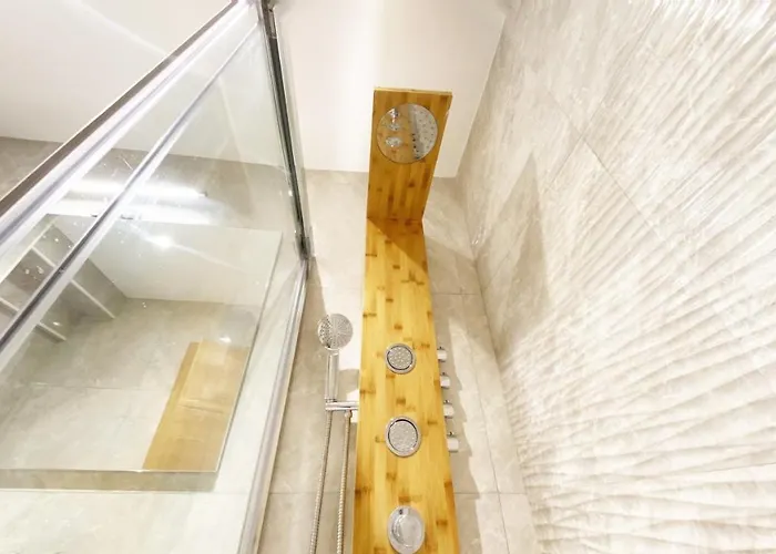 Paradise Luxurious Apartment, 3 Double For 6 Guests, 4 Beds, Terrace, Jacuzzi, Free Parking, New * 圣塞瓦斯蒂安