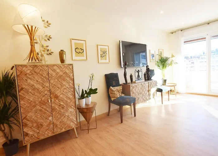 Paradise Luxurious Apartment, 3 Double For 6 Guests, 4 Beds, Terrace, Jacuzzi, Free Parking, New 公寓 圣塞瓦斯蒂安