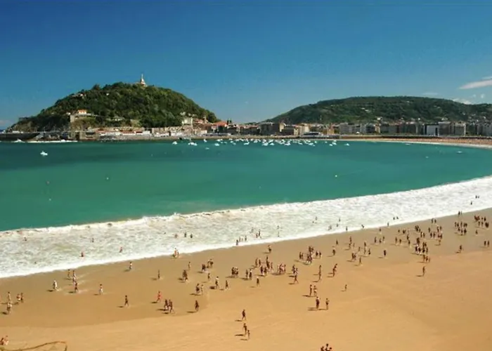 Paradise Luxurious Apartment, 3 Double For 6 Guests, 4 Beds, Terrace, Jacuzzi, Free Parking, New 公寓