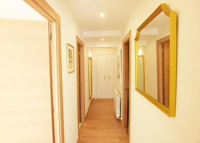 Paradise Luxurious Apartment, 3 Double For 6 Guests, 4 Beds, Terrace, Jacuzzi, Free Parking, New 公寓