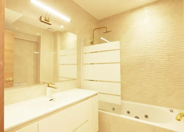 公寓 Paradise Luxurious Apartment, 3 Double For 6 Guests, 4 Beds, Terrace, Jacuzzi, Free Parking, New *