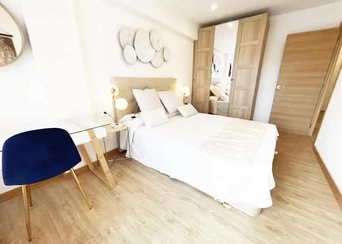 Paradise Luxurious Apartment, 3 Double For 6 Guests, 4 Beds, Terrace, Jacuzzi, Free Parking, New 公寓 圣塞瓦斯蒂安