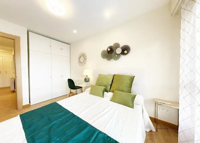 Paradise Luxurious Apartment, 3 Double For 6 Guests, 4 Beds, Terrace, Jacuzzi, Free Parking, New 公寓 *