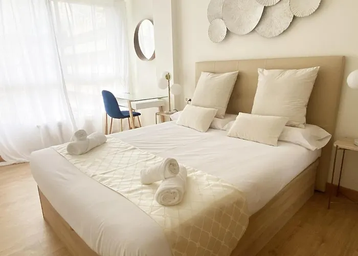 Paradise Luxurious Apartment, 3 Double For 6 Guests, 4 Beds, Terrace, Jacuzzi, Free Parking, New 公寓 *