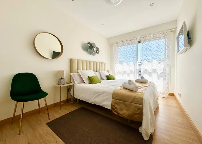 Paradise Luxurious Apartment, 3 Double For 6 Guests, 4 Beds, Terrace, Jacuzzi, Free Parking, New 圣塞瓦斯蒂安