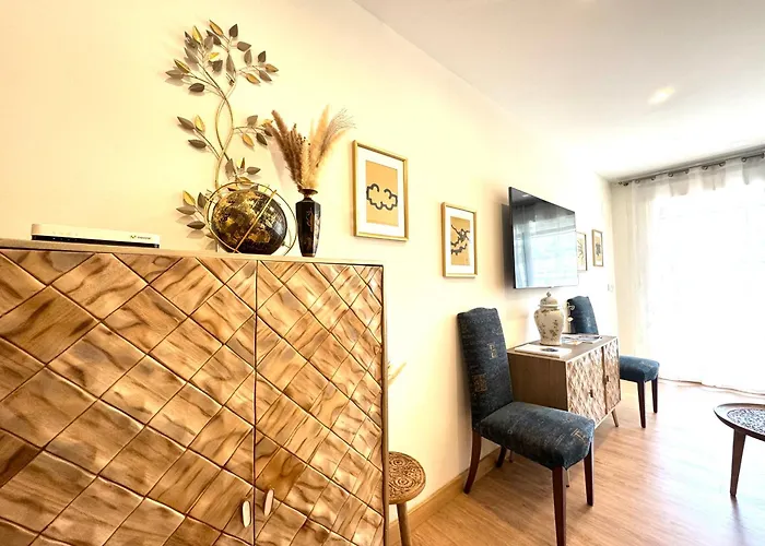 Paradise Luxurious Apartment, 3 Double For 6 Guests, 4 Beds, Terrace, Jacuzzi, Free Parking, New 公寓 圣塞瓦斯蒂安