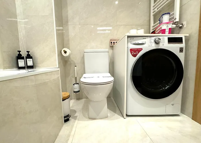 Paradise Luxurious Apartment, 3 Double For 6 Guests, 4 Beds, Terrace, Jacuzzi, Free Parking, New 公寓